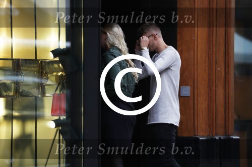 Amsterdam 19 oktober 2017
Wibi Soerjadi met zijn vriendin bij een theatervoorstelling in de meervaartDaley Sinkgraven met vriendin op de pc hooftstraat