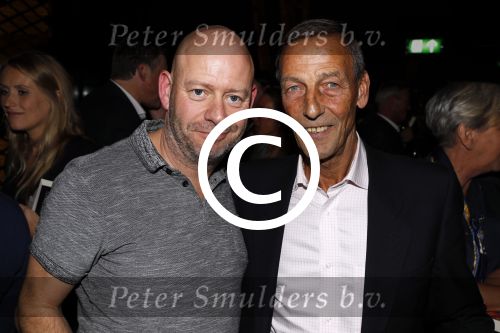Scheveningen 7 november 2017
Noekpresentatie DEAL van Rob Jansen geschreven door Michel v Egmond. Dennis Jansen en Johan Neeskens