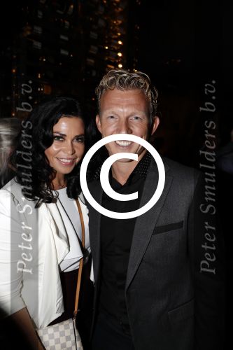 Scheveningen 7 november 2017
Noekpresentatie DEAL van Rob Jansen geschreven door Michiel v Egmond. Dirk Kuyt met zijn vrouw Gertrude