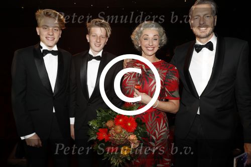Utrecht 29 oktober 2017
Premiere on your feet in beatrixtheater in Utrecht. Ellen Evers met vriend en zijn zoons
