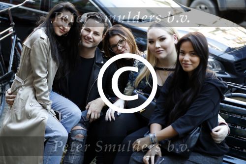 Amsterdam 7 november 2017
Fred v Leer Anna Nooshin Monica Geuze Leontine Borsato Kim Feenstra  Nikkie Tutorials Loinda Hakeboom Inge de Bruijn Quinty Trustfull op de cornelis schuytstraat.