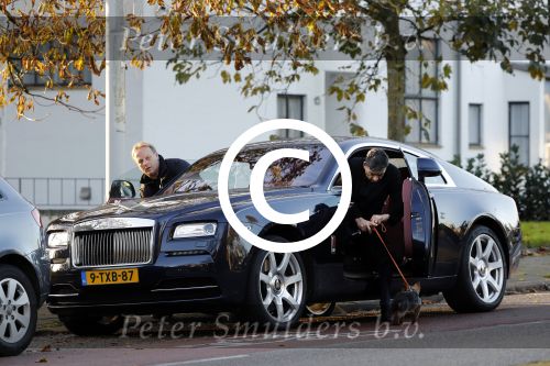 Amsterdam 11 november 2017
Gerard Spong met zijn partner en hondje in hun Rolls Royce van ruim 500K