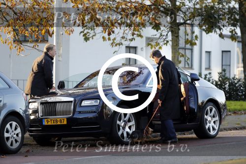 Amsterdam 11 november 2017
Gerard Spong met zijn partner en hondje in hun Rolls Royce van ruim 500K
