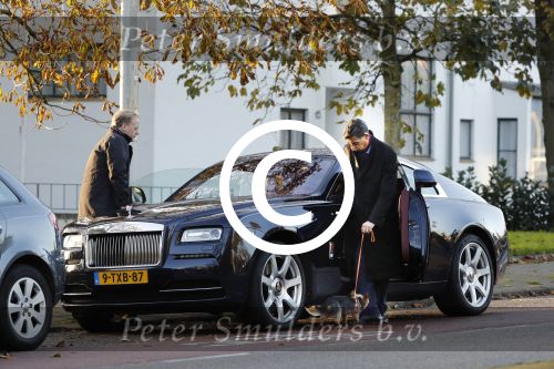Amsterdam 11 november 2017
Gerard Spong met zijn partner en hondje in hun Rolls Royce van ruim 500K