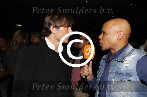 Scheveningen 7 november 2017
Noekpresentatie DEAL van Rob Jansen geschreven door Michiel v Egmond. Glenn Helder als verslaggever van RTL Boulevard met Philip Cocu