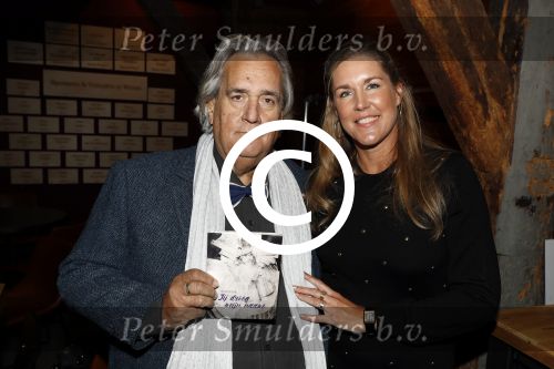 Blaricum 6 oktober 2017
Boek cd presentatie Han Peekel in Blaricum. han met zijn dochter