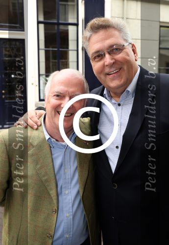 Den Bosch, 17 Oktober 2017
Veiling en tentoonstelling Kleding van Sandra Reemer bij Addy v d Krommenacker.
Henk Krol met Ronnie Tober