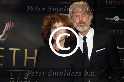 Amsterdam 2 oktober 2017
Premiere Liesbeth List de musical in Carre. Henriette Tol met man