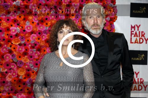 Amsterdam 6 november 2017 
Premiere my fair lady in carre. Henriette Tol met man