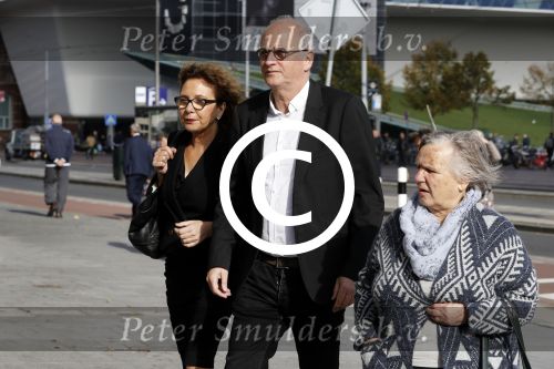 Amsterdam 14 oktober 2017
Afscheidsdienst van burgemeetser Eberhard v d Laan in het concertgebouw. Herman Koch met vrouw
