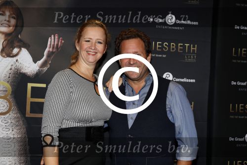Amsterdam 2 oktober 2017
Premiere Liesbeth List de musical in Carre. Hilke Bierman met man