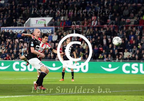 Eindhoven, 30 September 2017
PSV-Willem II, eindstand 4-0  Kompetitie 2017/2018
Hirving Lozano scoort