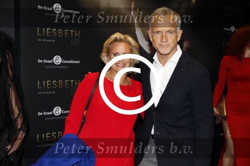 Amsterdam 2 oktober 2017
Premiere Liesbeth List de musical in Carre. Jaap Jongbloed met vriendin