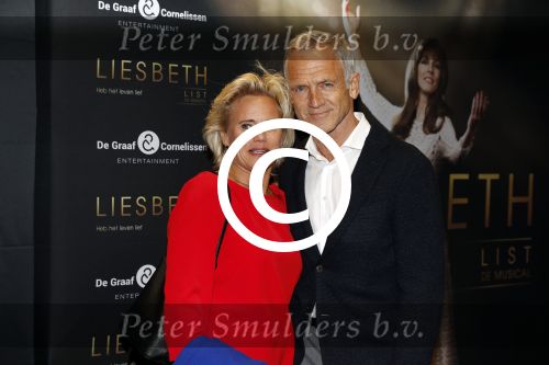 Amsterdam 2 oktober 2017
Premiere Liesbeth List de musical in Carre. Jaap Jongbloed met vriendin