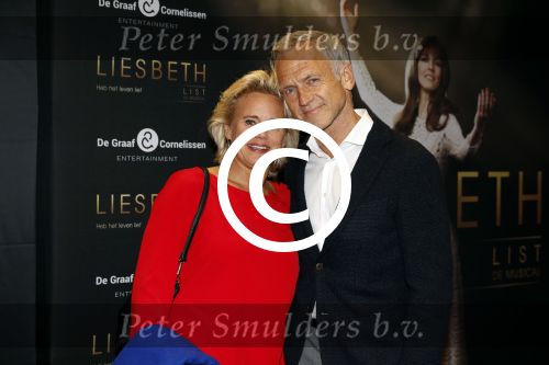 Amsterdam 2 oktober 2017
Premiere Liesbeth List de musical in Carre. Jaap Jongbloed met vriendin