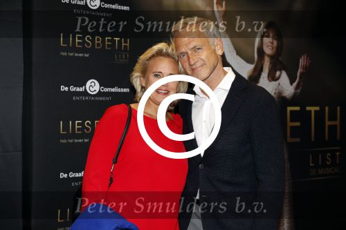 Amsterdam 2 oktober 2017
Premiere Liesbeth List de musical in Carre. Jaap Jongbloed met vriendin