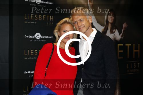 Amsterdam 2 oktober 2017
Premiere Liesbeth List de musical in Carre. Jaap Jongbloed met vriendin