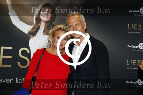 Amsterdam 2 oktober 2017
Premiere Liesbeth List de musical in Carre. Jaap Jongbloed met vriendin