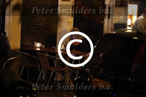 Amsterdam 18 oktober 2017
Frank masmeijer en zijn vriendin Jaimy v Lent op straat in amsterdam na een etentje in restaurant Castell