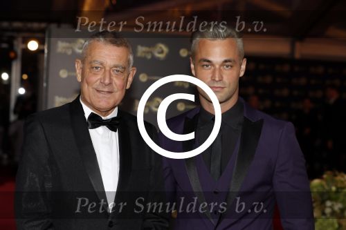 Amsterdam 12 oktober 2017 
Uitreiking televizierring in het afas live theater. Jan Kooijman met vader