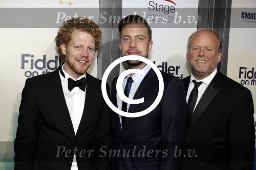Amsterdam 5 november 2017
Premiere Fiddler on the Roof in het nieuwe de la mar theater. Jelle de Jong (m) met vrienden