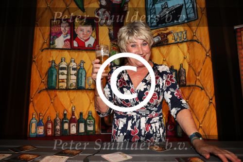 Rotterdam, 29 Augustus 2017 Persvoorstelling OASE Bar
met o.a. Joke Bruijs, Ron Brandsteder, Gerard Cox, Jacques Herb, Mini en Maxi, Jenny Arean, Bastiaan Ragas en Tony Neef.