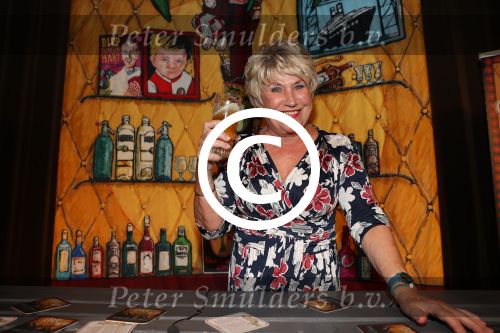 Rotterdam, 29 Augustus 2017 Persvoorstelling OASE Bar
met o.a. Joke Bruijs, Ron Brandsteder, Gerard Cox, Jacques Herb, Mini en Maxi, Jenny Arean, Bastiaan Ragas en Tony Neef.