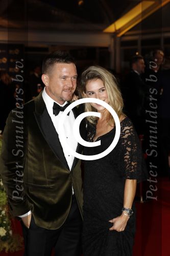 Amsterdam 12 oktober 2017 
Uitreiking televizierring in het afas live theater. Johnny de Mol met zijn zwangere vriendin Anouk v Schie