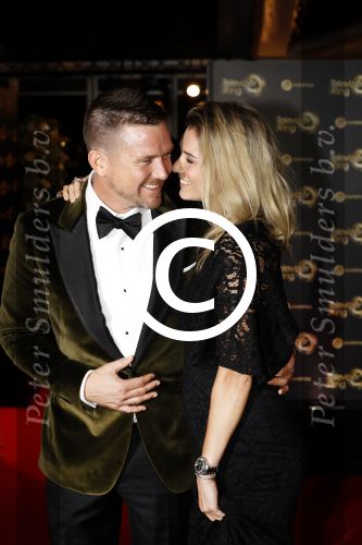 Amsterdam 12 oktober 2017 
Uitreiking televizierring in het afas live theater. Johnny de Mol met zijn zwangere vriendin Anouk v Schie