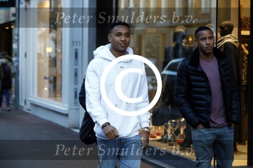 Amsterdam 11 november 2017
Kenny Tete met zijn nieuwe porsche panamera op de pc hooftstraat