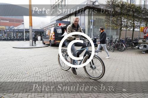 Tilburg 3 november 2017
Leo Alkemade op zijn electrische fiets in het centrum van Tilburg