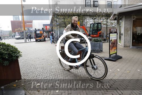 Tilburg 3 november 2017
Leo Alkemade op zijn electrische fiets in het centrum van Tilburg