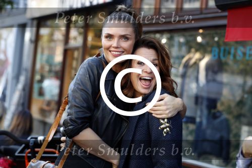 Amsterdam 7 november 2017
Fred v Leer Anna Nooshin Monica Geuze Leontine Borsato Kim Feenstra  Nikkie Tutorials Loinda Hakeboom Inge de Bruijn Quinty Trustfull op de cornelis schuytstraat.
