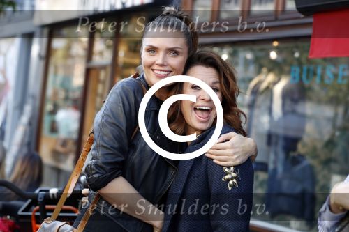 Amsterdam 7 november 2017
Fred v Leer Anna Nooshin Monica Geuze Leontine Borsato Kim Feenstra  Nikkie Tutorials Loinda Hakeboom Inge de Bruijn Quinty Trustfull op de cornelis schuytstraat.
