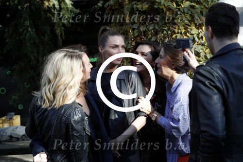 Amsterdam 7 november 2017
Fred v Leer Anna Nooshin Monica Geuze Leontine Borsato Kim Feenstra  Nikkie Tutorials Loinda Hakeboom Inge de Bruijn Quinty Trustfull op de cornelis schuytstraat.
