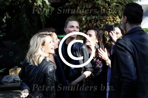 Amsterdam 7 november 2017
Fred v Leer Anna Nooshin Monica Geuze Leontine Borsato Kim Feenstra  Nikkie Tutorials Loinda Hakeboom Inge de Bruijn Quinty Trustfull op de cornelis schuytstraat.