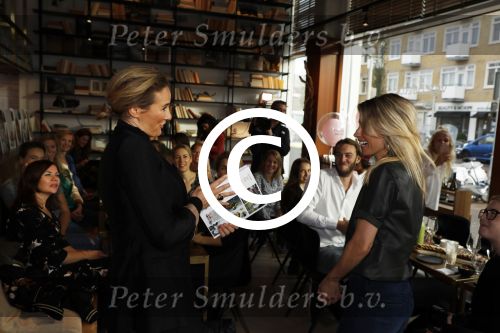 Amsterdam 24 oktober 2017
Boekpresentatie Vivian Reijs . Lieke v Lexmond met Leontine Borsato