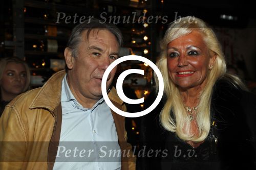 Scheveningen 7 november 2017
Noekpresentatie DEAL van Rob Jansen geschreven door Michiel v Egmond. Maarten Spanjer met zijn vriendin