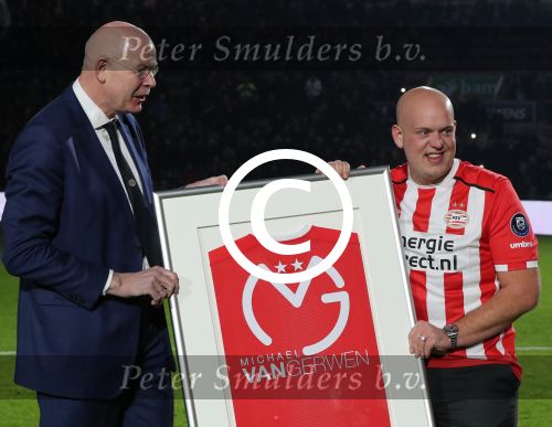 Eindhoven, 22 Januari 2017 Kompetitiewedstrijd PSV-SC Heerenveen, 
eindstand 4-3
Huldiging Michael v Gerwen en Toon Gerbrands