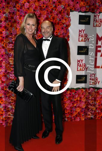 Amsterdam 6 november 2017 
Premiere my fair lady in carre. Monique Collignon met man