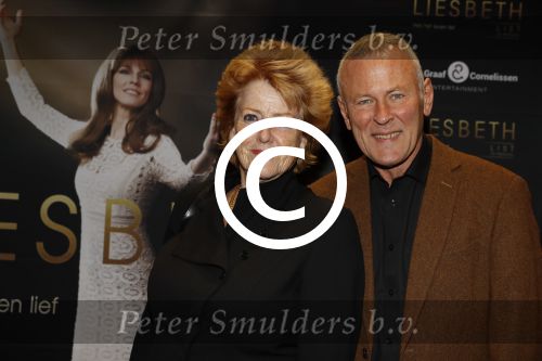 Amsterdam 2 oktober 2017
Premiere Liesbeth List de musical in Carre. Pamela Teves met partner