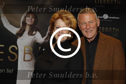 Amsterdam 2 oktober 2017
Premiere Liesbeth List de musical in Carre. Pamela Teves met partner