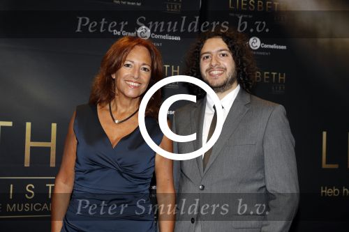 Amsterdam 2 oktober 2017
Premiere Liesbeth List de musical in Carre. paula Patricio met zoon
