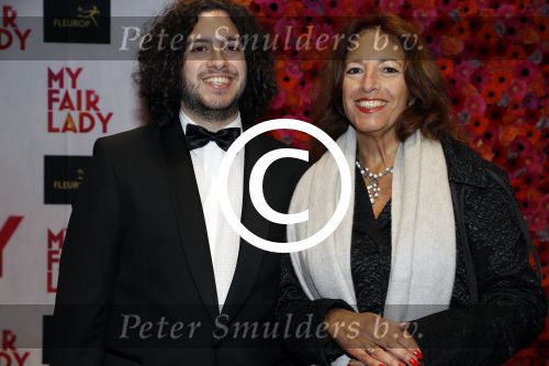 Amsterdam 6 november 2017 
Premiere my fair lady in carre. paula Patricio met zoon