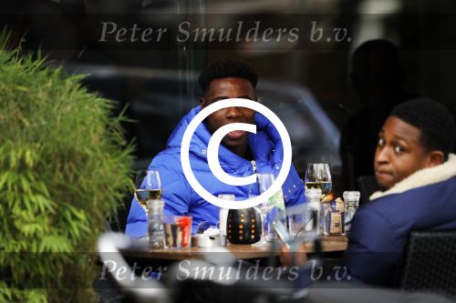 Amsterdam 6 november 2017
Quincy Promes op terras bij v Dam