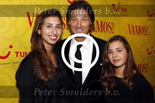 Amsterdam 1 oktober 2017
Premiere Vamos in het nieuwe de la mar theater. Rick Engelkes met ouders en dochters