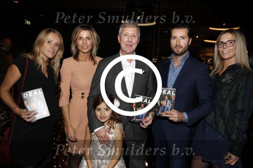 Scheveningen 7 november 2017
Noekpresentatie DEAL van Rob Jansen geschreven door Michiel v Egmond. Rob met zijn vrouw Esther en zijn kinderen