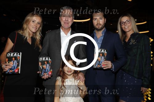 Scheveningen 7 november 2017
Noekpresentatie DEAL van Rob Jansen geschreven door Michiel v Egmond. Rob met zijn vrouw Esther en zijn kinderen