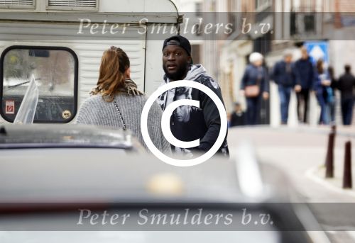 Amsterdam 1 oktober 2017
Romelu Lukaku en zijn vriendin Saar mens bij haar huis in Amsterdam.