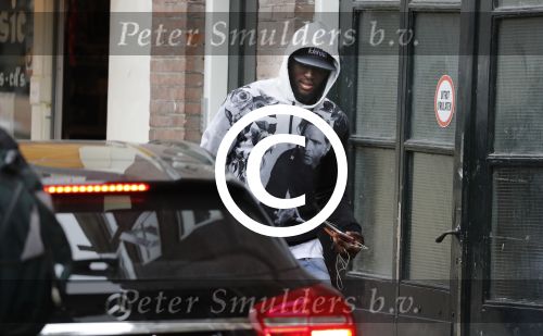 Amsterdam 1 oktober 2017
Romelu Lukaku en zijn vriendin Saar mens bij haar huis in Amsterdam.